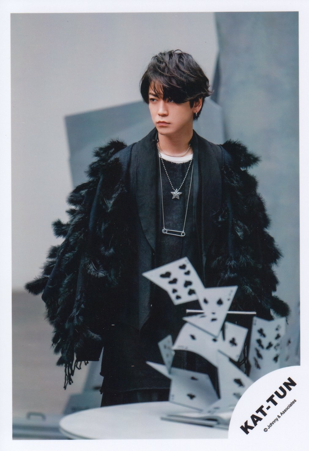 Amazon.co.jp: KAT-TUN 公式生写真 （亀梨和也）KA00067 : Toys